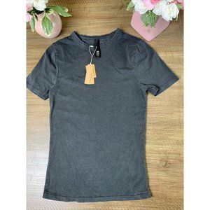 NEW SKIMS OUTDOOR T-SHIRT TEE SOOT DARK GRAY S HIGH CREW NECKLINE SHORT SLEEVE